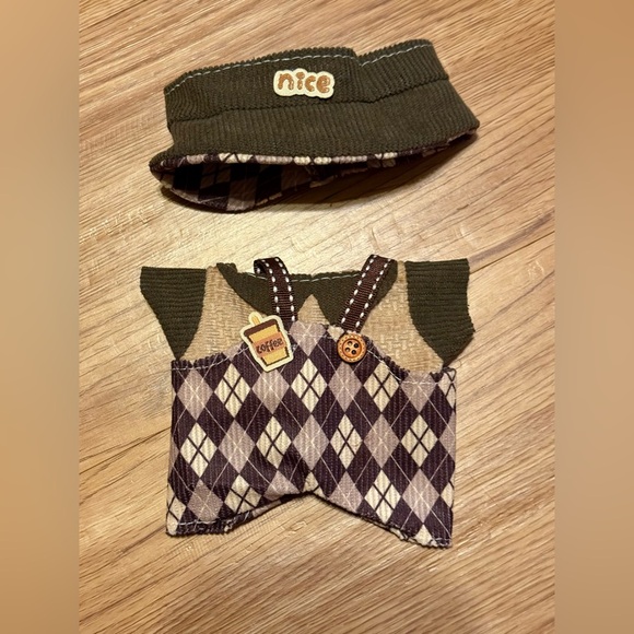 🤩Labubu 3pc outfit-Argyle Patterned Hat and Vest Set. New $12 each or 3 for $25🤩 - Picture 1 of 6